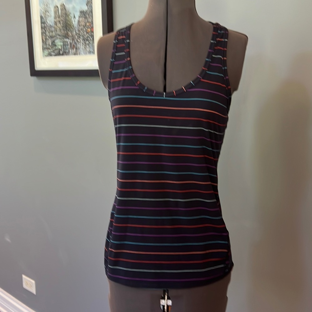 Athleta M top